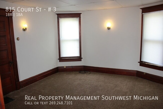 815 Court St in St. Joseph, MI - Building Photo - Building Photo