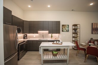 Camden Shady Grove in Rockville, MD - Foto de edificio - Interior Photo