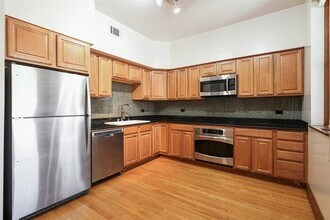 5838 N Kenmore Ave-Unit -02 in Chicago, IL - Building Photo - Building Photo
