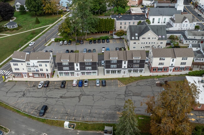 Volpintesta Crossing in Bethel, CT - Building Photo - Building Photo