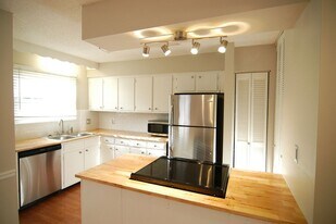 5510 Country Dr, Unit Apt 42 in Nashville, TN - Building Photo