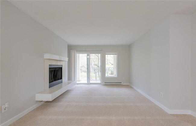 12303 Harbour Pointe Blvd, Unit U206 in Mukilteo, WA - Building Photo - Building Photo