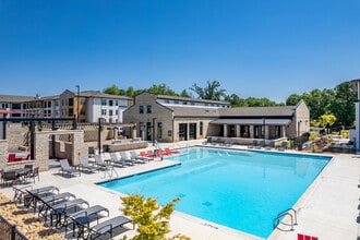 Station 75 Apartments at McDonough in Locust Grove, GA - Foto de edificio - Building Photo