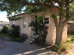 1203 E 10th St in Bakersfield, CA - Building Photo - Building Photo