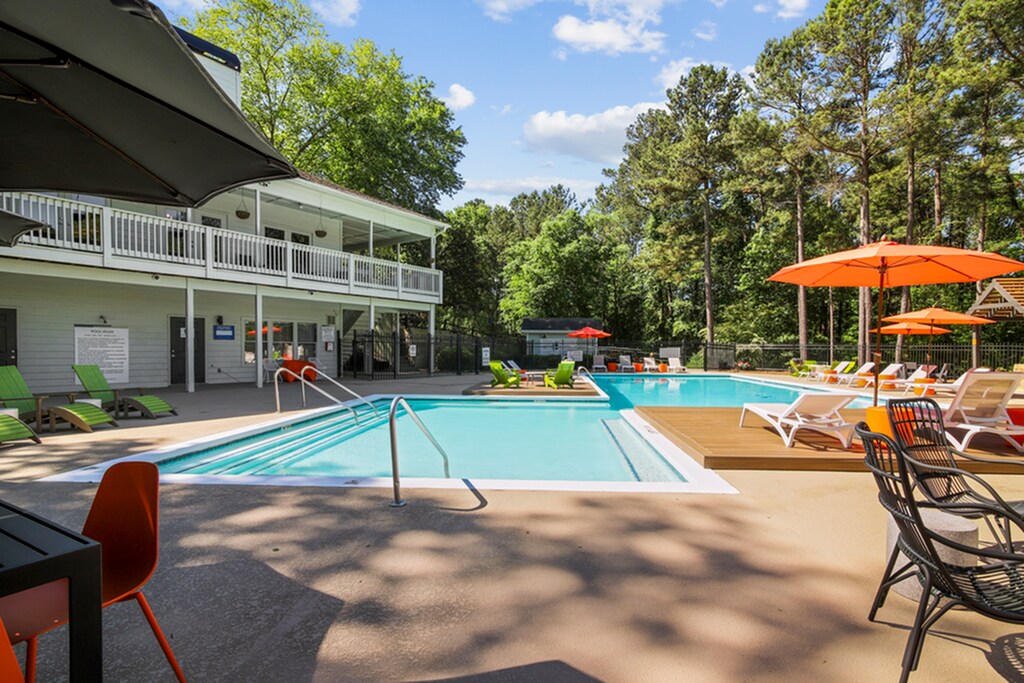 Elliot Gwinnett Place in Norcross, GA - Building Photo