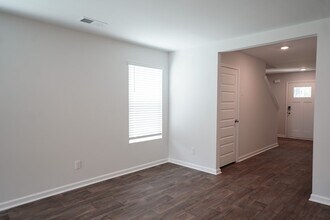 139 Painted Lady Lp in Savannah, GA - Building Photo - Building Photo