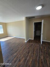 9002 W Roma Ave in Phoenix, AZ - Building Photo - Building Photo