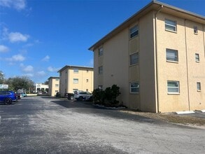 8701 4th St N in St. Petersburg, FL - Building Photo - Building Photo