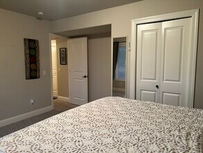 16521 124th Ave NE, Unit 16521 Basement in Bothell, WA - Building Photo - Building Photo