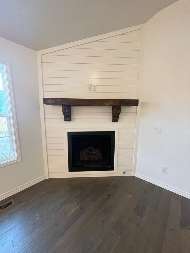 1003 S Meteor Ave in Springfield, MO - Building Photo - Building Photo