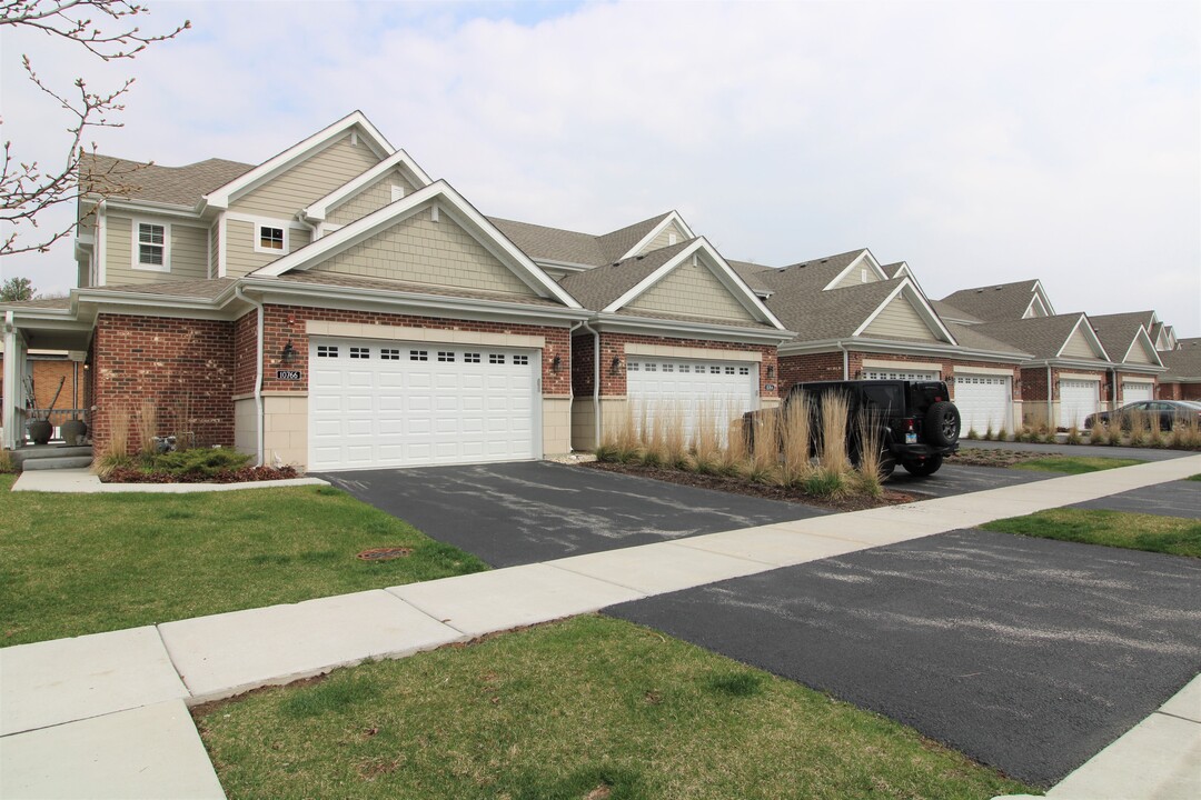 HIGHPOINT Countryside Townhomes in La Grange Highlands, IL - Building Photo