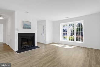 7825 Harrowgate Cir in Springfield, VA - Building Photo - Building Photo