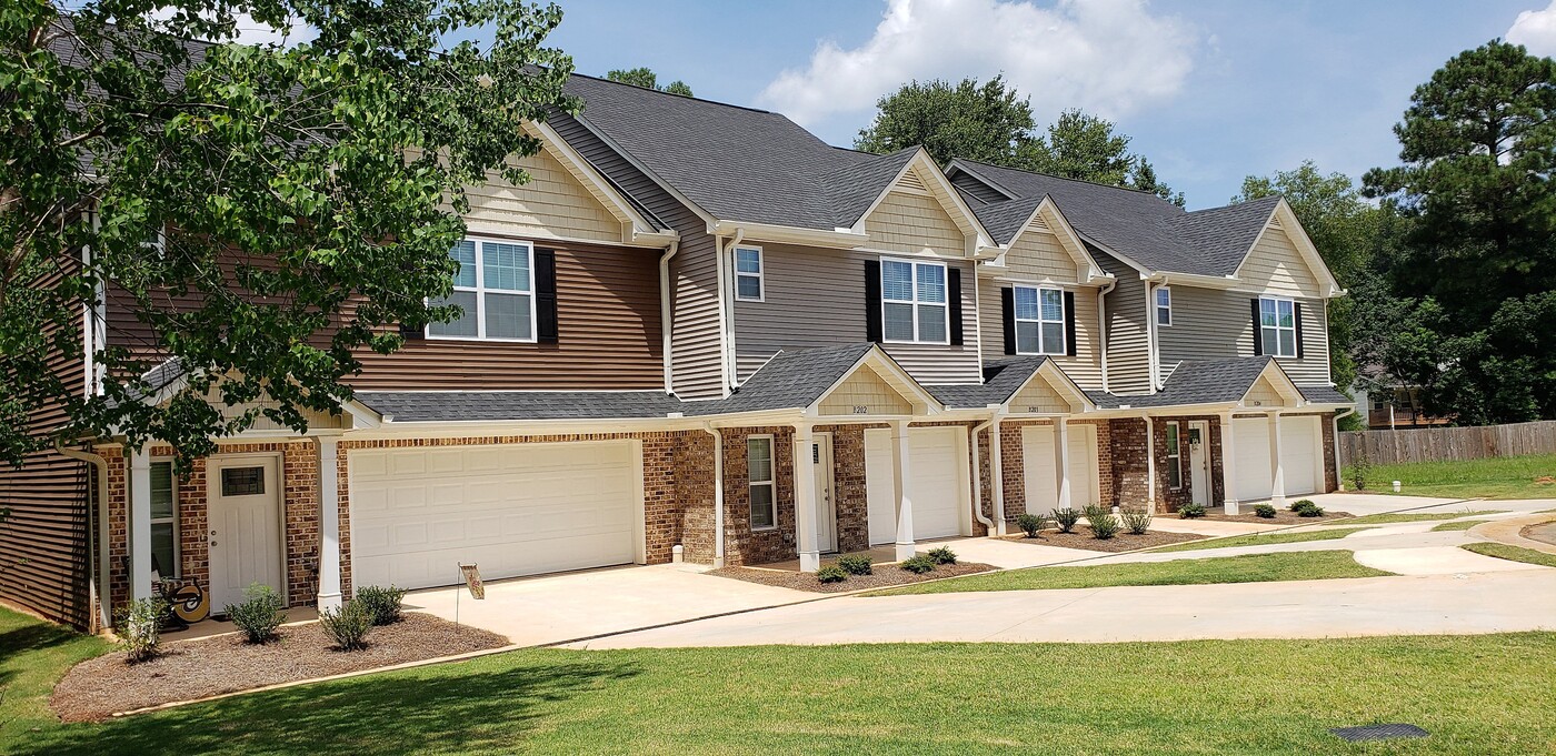 Woodland Springs Townhomes I Luxury Townho... in Gray, GA - Building Photo