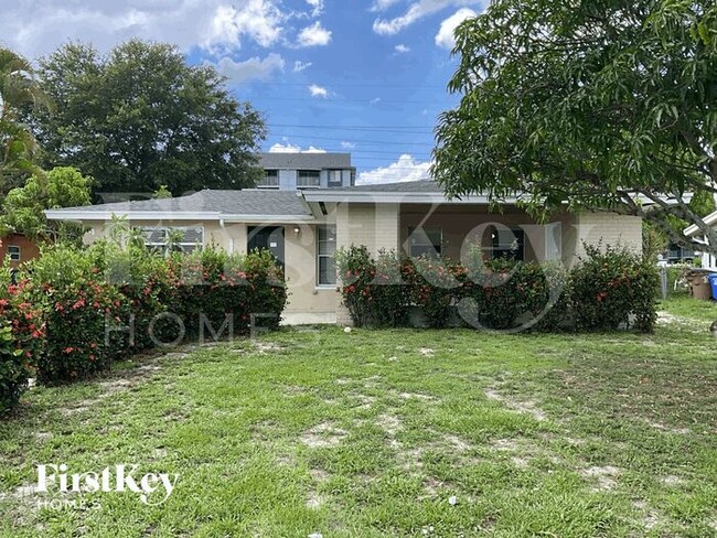 property at 4762 West Dr