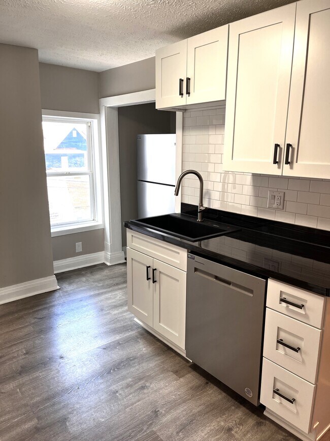 1364 W 58th St in Cleveland, OH - Building Photo - Building Photo