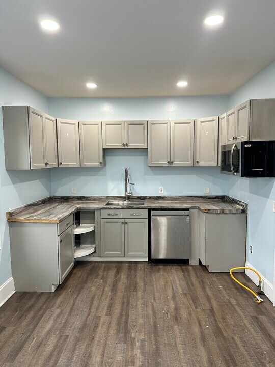 270 Dewitt St, Unit 1 in Buffalo, NY - Building Photo