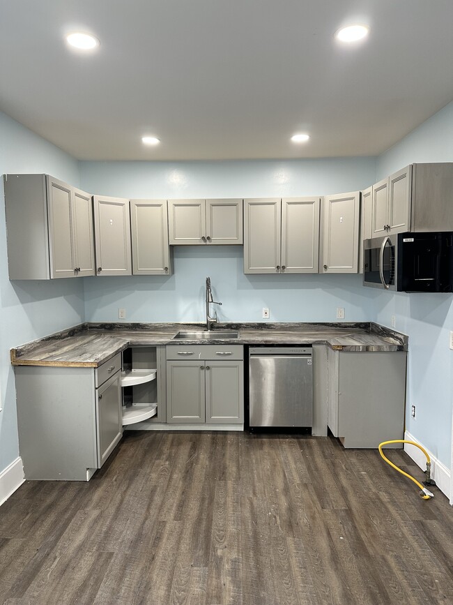 270 Dewitt St, Unit 1