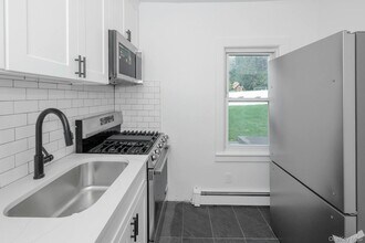 547 King St in Chappaqua, NY - Foto de edificio - Building Photo