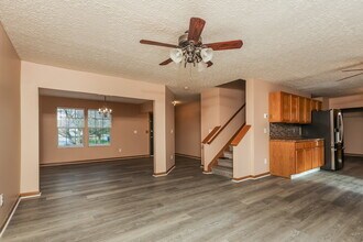 5449 Longworth Dr in Galloway, OH - Building Photo - Building Photo