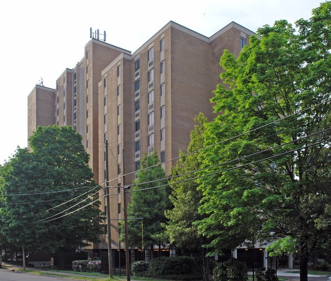 Glenwood Towers in Raleigh, NC - Building Photo - Building Photo