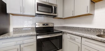 16 Whites Ave, Unit 13 in Watertown, MA - Building Photo