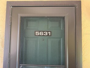 5631 Ashton Lake Dr in Sarasota, FL - Building Photo - Building Photo