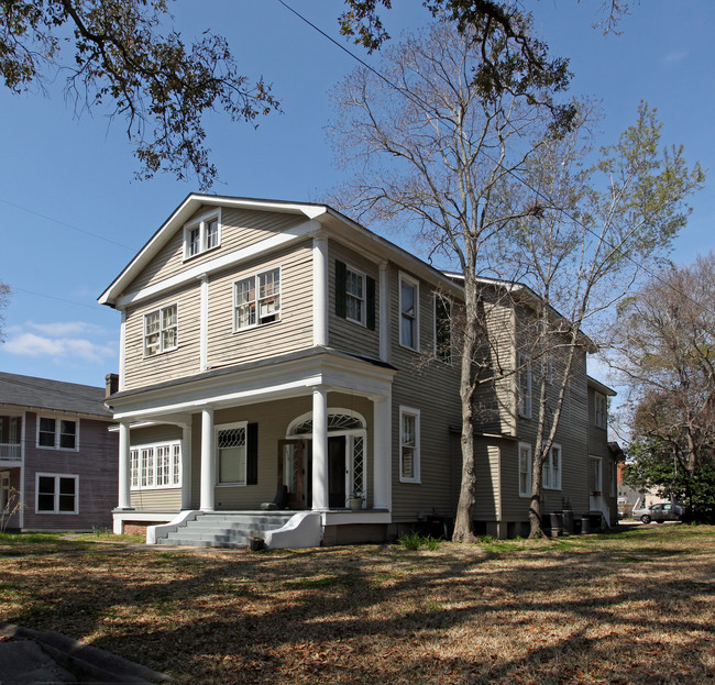 1458 Dauphin St in Mobile, AL - Foto de edificio - Building Photo