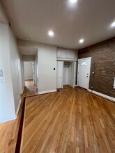 2318 W Augusta Blvd in Chicago, IL - Building Photo - Building Photo