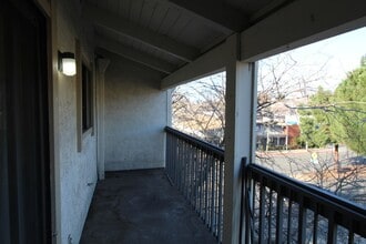 1790 Ellis St, Unit 52 in Concord, CA - Building Photo - Building Photo