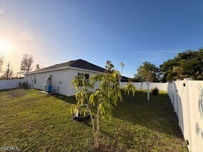 1129 NW 20th Ave in Cape Coral, FL - Building Photo - Building Photo