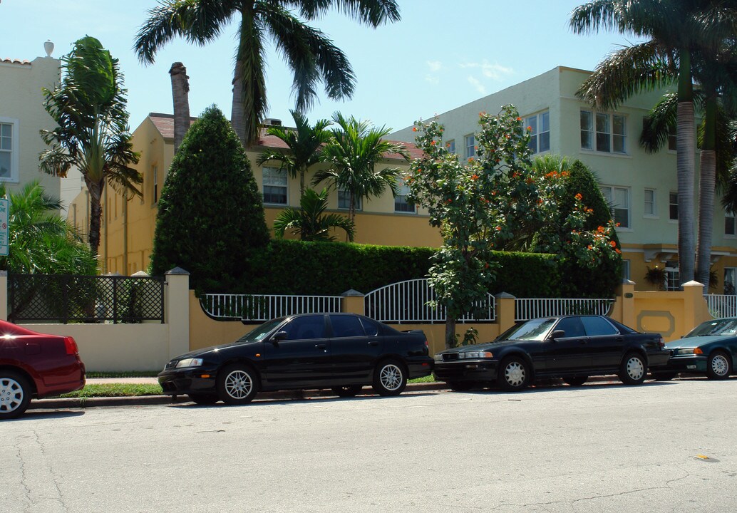 1035 Pennsylvania Ave in Miami Beach, FL - Building Photo