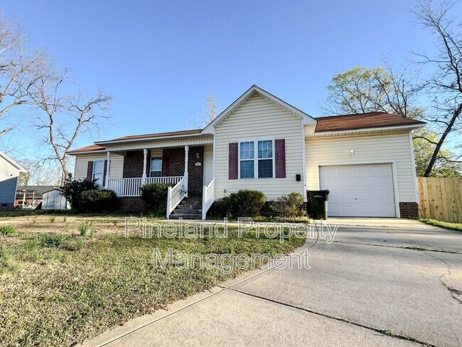 341 Kingdom Estate Dr in Fayetteville, NC - Building Photo - Building Photo