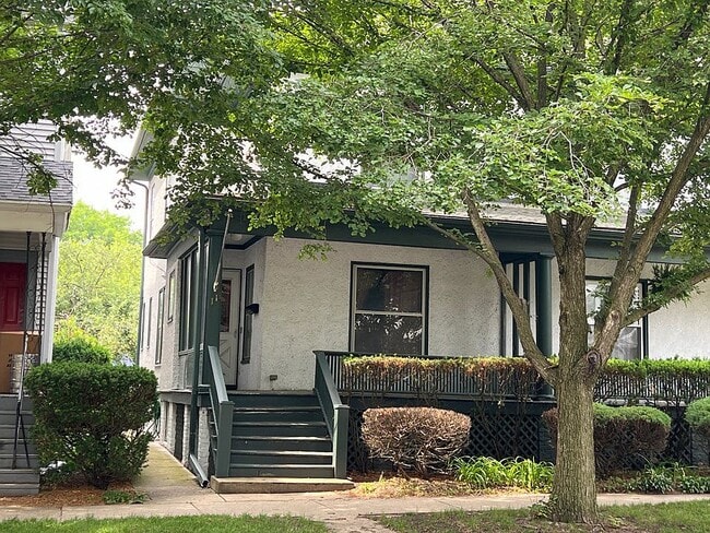 property at 1110 Foster St