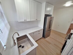 1756 Malcolm Ave in Los Angeles, CA - Building Photo - Building Photo