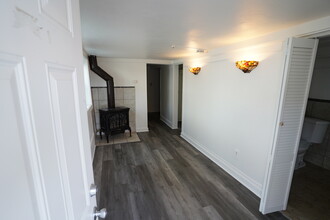 15 7th St in Petaluma, CA - Building Photo - Interior Photo