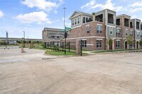 3807 Broadway Ave in Grand Prairie, TX - Foto de edificio - Building Photo