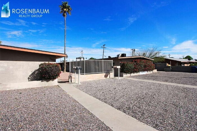 565 S Hobson in Mesa, AZ - Foto de edificio - Building Photo