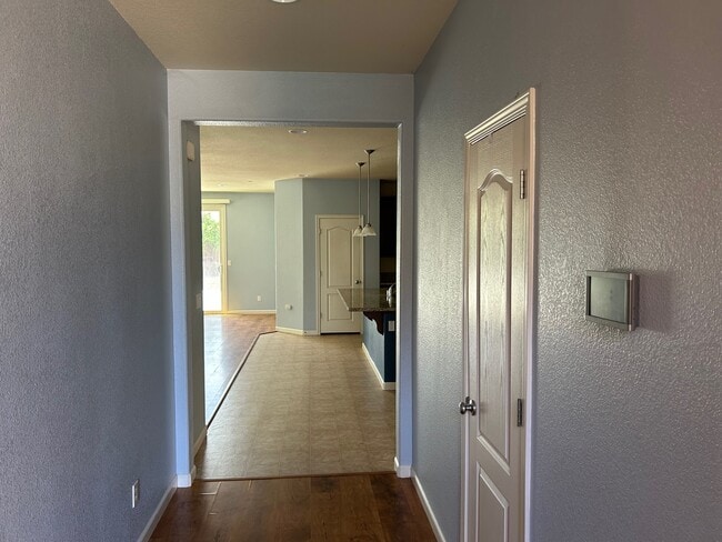 1537 Sycamore Dr in Oakley, CA - Building Photo - Building Photo