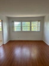 11666 Magnolia Blvd, Unit 8 in North Hollywood, CA - Building Photo - Building Photo