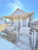 1547 Airline Ave in Toledo, OH - Building Photo