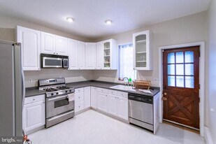 833 N Newkirk St in Philadelphia, PA - Building Photo