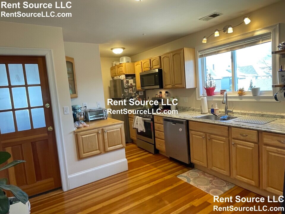 107 Yale St in Medford, MA - Building Photo