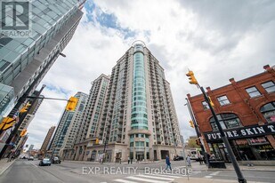 200 Rideau St in Ottawa, ON - Building Photo