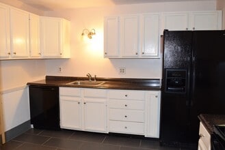 12-12 Strawberry Bank Rd in Nashua, NH - Building Photo - Building Photo