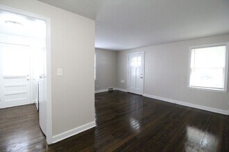 306 E 28th Ave in North Kansas City, MO - Building Photo - Building Photo
