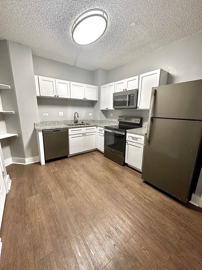 Clear Lake Place Apartments in Houston, TX