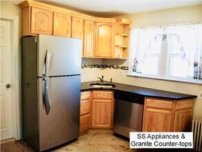180 Highland Ave, Unit #2 entire 2nF in Edison, NJ - Building Photo - Building Photo