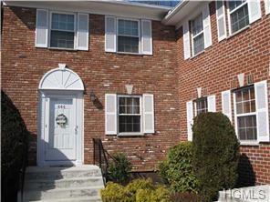 444 Genesee Ct in Suffern, NY - Building Photo