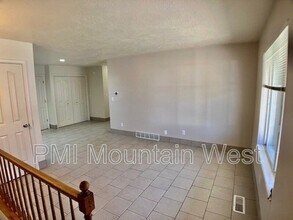 142 N 200 W in Bountiful, UT - Foto de edificio - Building Photo
