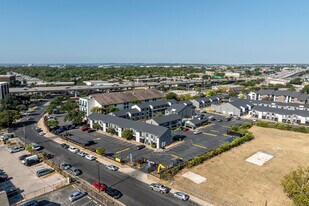 Chase Village Apartments in Austin, TX - Building Photo